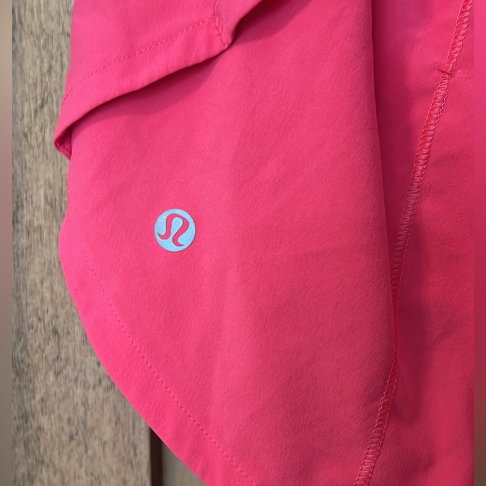 Lululemon Speed Up Mid-Rise Lined, lip gloss 
Short 4" - Picture 4 of 8